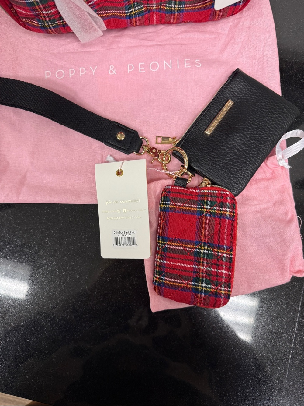 NWT ❤️🏴 - Poppy & Peonies Red Plaid Cosmetic Case + Daily Duo Wristlet Set - Picture 2 of 12